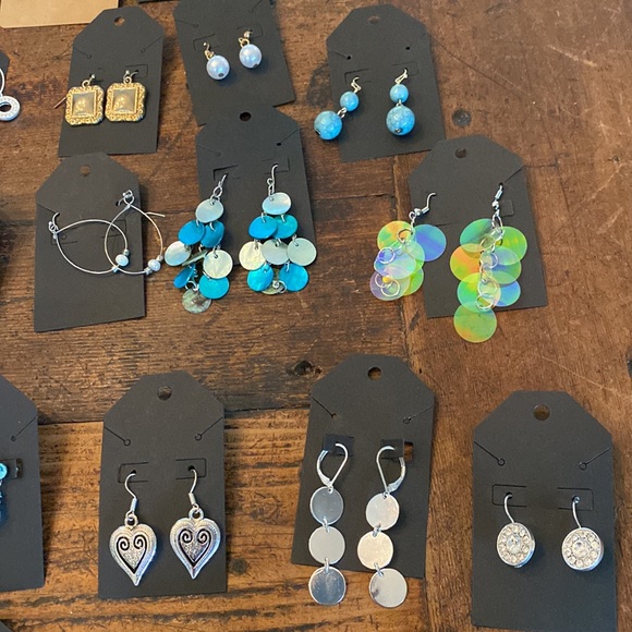 EARRINGS - 60 Pairs - Picture 12 of 17
